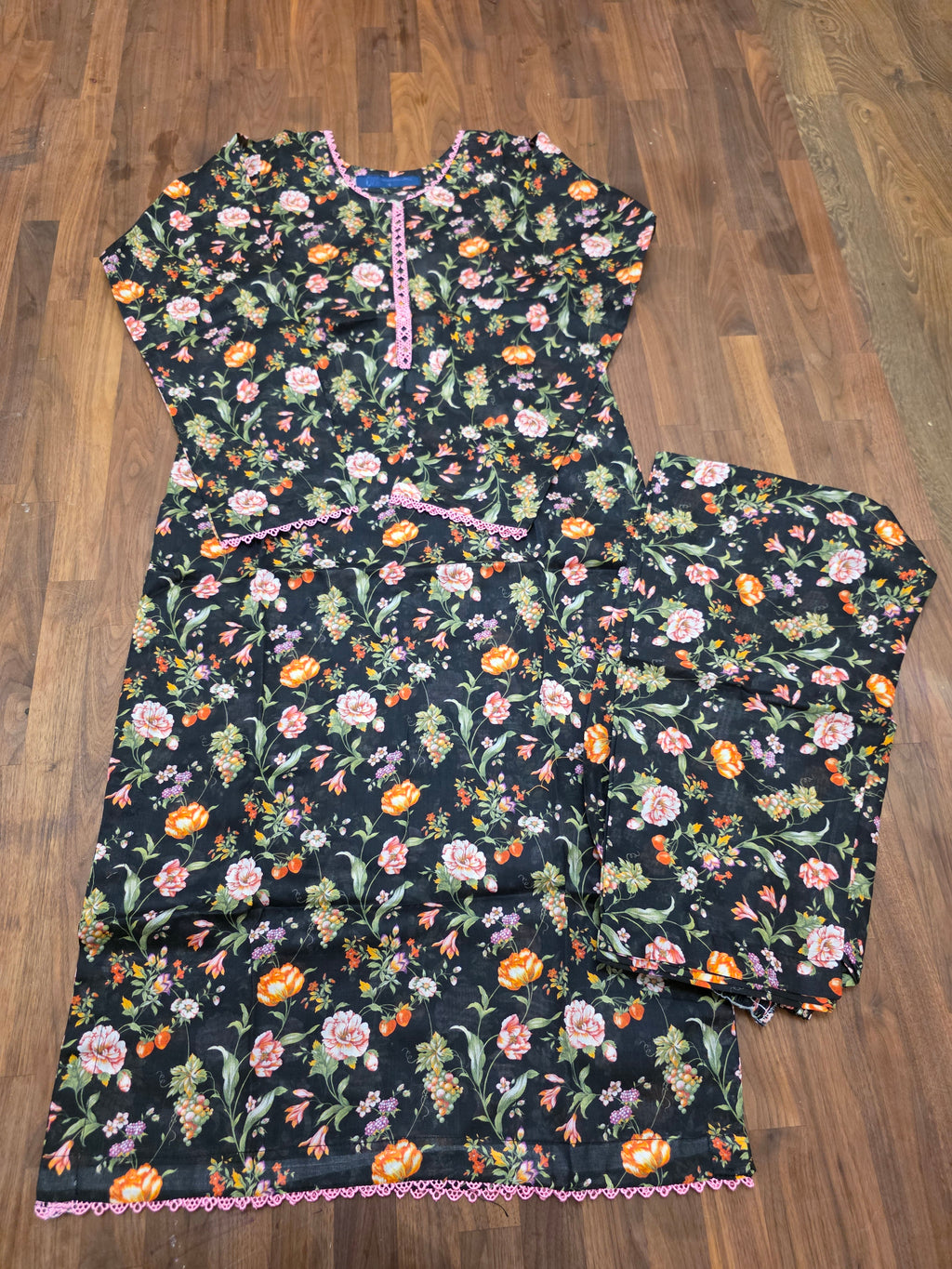 2 Piece Lawn Suit- Black\ Light Pink Flowers